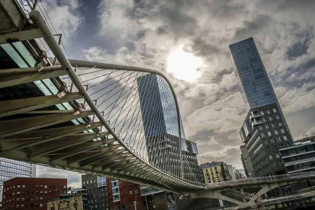 Centro Bilbao-Parking Gratuito-Cuidada Limpieza Daire